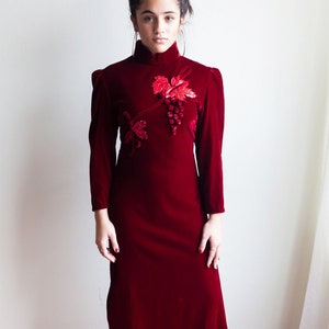 80s Vintage Velveteen Cheongsam: Grapes Applique, Size 4/6