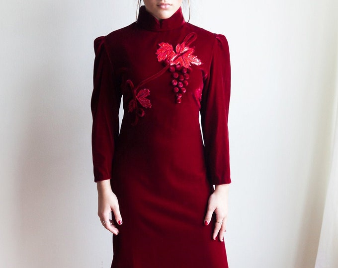 80s vintage grapes on the vine cheongsam, vintage velveteen cheongsam, traditional Chinese cheongsam, 80s fashion
