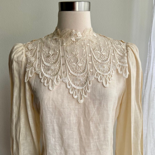 vintage ivory lace blouse, 1970s 70s ivory linen lace collar blouse, vintage Victorian blouse, vintage cottage core blouse, Medium