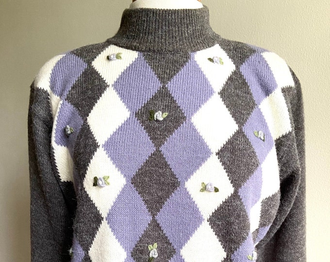 vintage rosebud bloom argyle sweater, 1980s 80s lavender gray argyle sweater, vintage boho hippy sweater, Medium