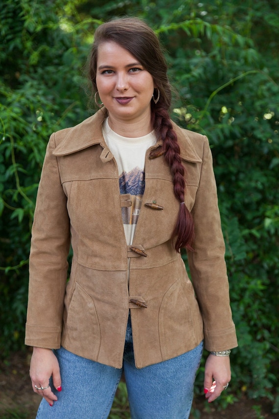 70s vintage suede jacket w/ wood toggle buttons, 7