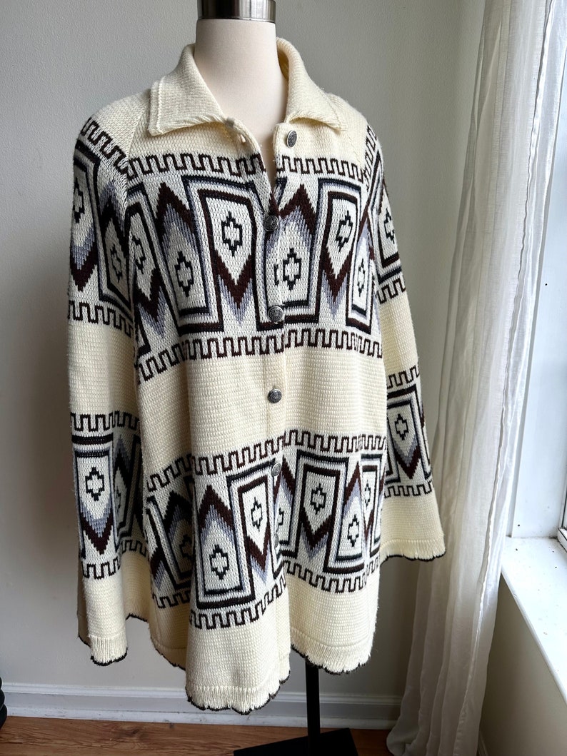 vintage Cowichan poncho, 1970s 70s ivory Cowichan poncho/cape, vintage boho hippie poncho, Med/large image 1