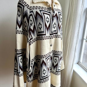 vintage Cowichan poncho, 1970s 70s ivory Cowichan poncho/cape, vintage boho hippie poncho, Med/large image 2