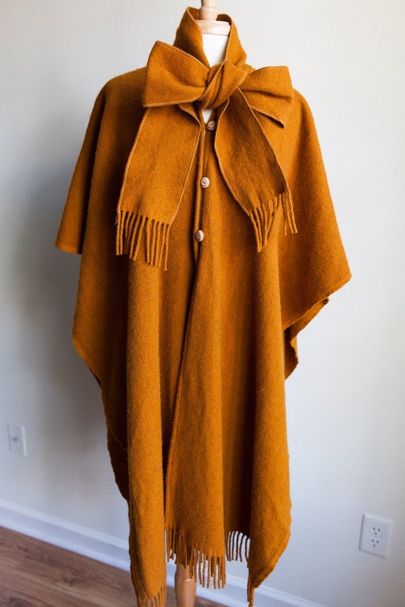 70s vintage wool poncho with wood buttons, 70s pon