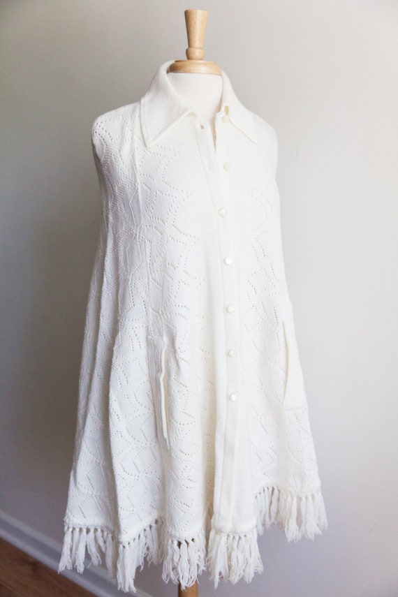 vintage ivory knit poncho,  1970s 70s knit collare