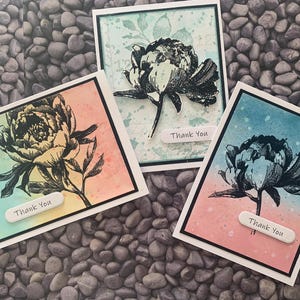Juego de 3 tarjetas de agradecimiento con flores. Sobres a juego. Tarjeta de saludos a un amigo. Tarjeta de agradecimiento