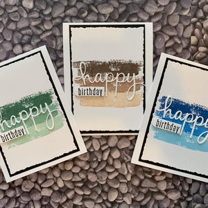 Cartões de aniversário com pinceladas de aquarela. Conjunto de três cartões de aniversário masculinos. Conjunto de 3 feitos à mão. Cartões de aniversário. Pinceladas.