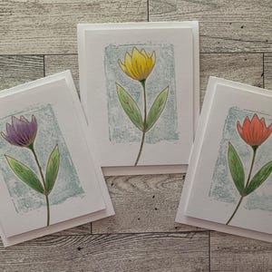 Set mit 3 Blumen Minimalist Karte. Handbemalt. Jede Anlass-Karte. Beileid Karte. Nur weil Karte. Goldprägung. Set aus 3 Karten.