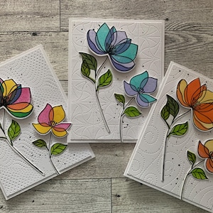 3 枚セットの花柄ハンドメイド ノート カード。手押し。あらゆる機会に使えるカード。お悔やみカード。ブラック スプラッター。3 枚セット。テクスチャ付き背景。