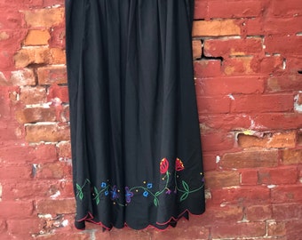 1980's PUTAMAYO NEW YORK Embroidered Skirt Made in India