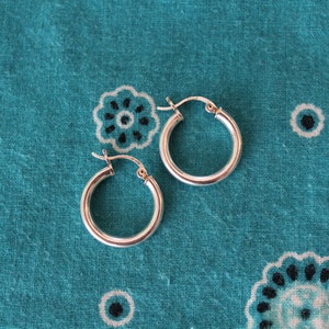 Vintage Sterling Silver Hollow Hoop Earrings