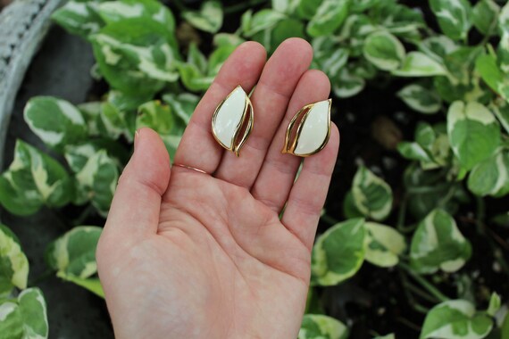 Vintage Monet White and Gold Enamel Leaf Earrings - image 2