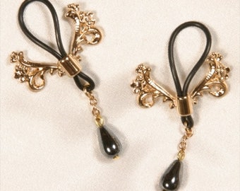 Non-Piercing Nipple Jewelry with Pendant in Gold