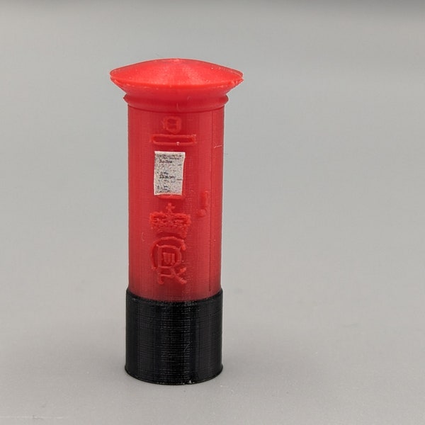 1-43 - 1-48 scale, UK Post Box (35mm Tall), with CRIII royal crest and notice. 3D Printed