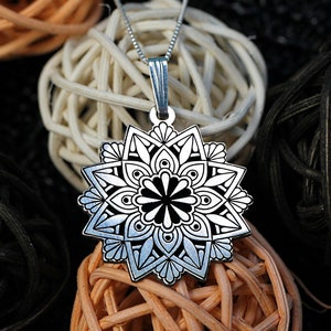 Minimalist Silver Flower Of Life Pendant, Flower Of Life Necklace, Sacred Geometry Pendant, Yoga Jewellery, Spiritual Jewelry, Flower Gift