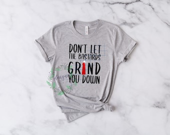 Sweat à Capuche 'The Handmaid's Tale' - Message 'Don't Let The Bastards Grind You Down', Coupe Classique, 241 G