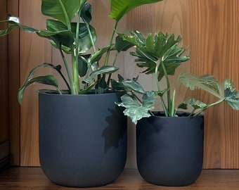 Black Matte Fiberglass Planter: Modern Round U Pot