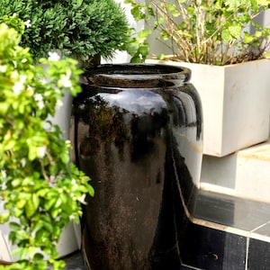 Glossy Glazed Fiberglass Garden Planter: UV & Weather Resistant
