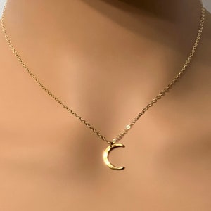 Moon Necklace-Crescent Moon Necklace-DaintyGold Moon Pendant-Gold Filled Necklace-Gift For Her-Minimal Moon Necklace-Spring Jewelry Beach