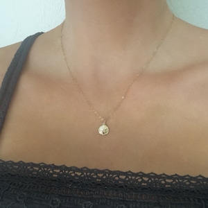 Delicada oro relleno arena dólar collar playa joyería a capas collar BoHo joyería Solajewelryco joyería de verano