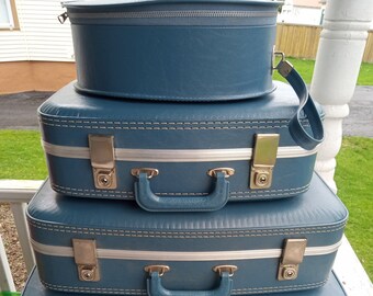 Retro 1960's Blue Nesting Hardside Luggage/Suitcase Four Piece Set~No Key ~Excellent