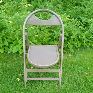 ヴィンテージ木製折りたたみ曲げ木椅子 塗装済み チッピーグレー パッド入りシート