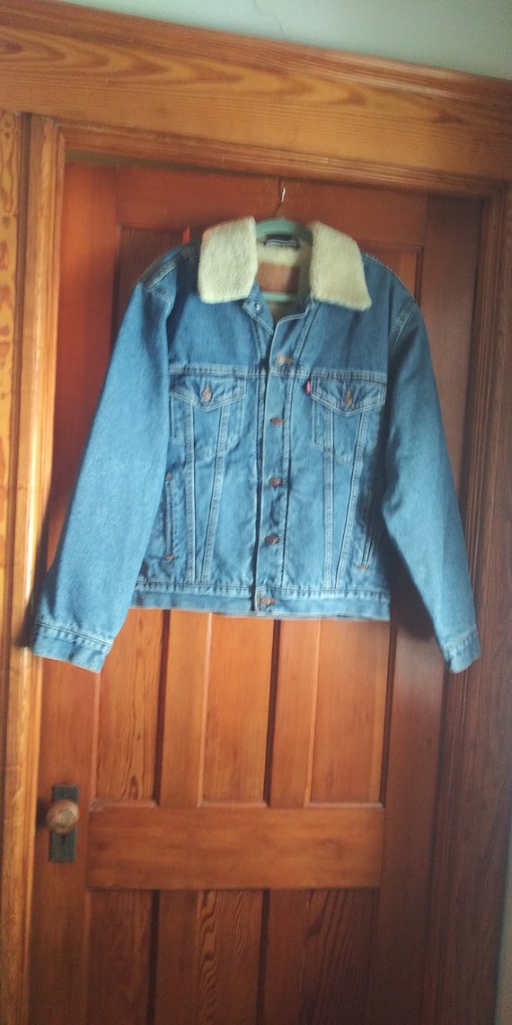 Vintage 1980's Levi's" Blue Denim Sherpa Lined Tru