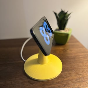 Support de charge Apple MagSafe Tower. Table de chevet ou station d&#39;accueil de bureau pour Iphone 15