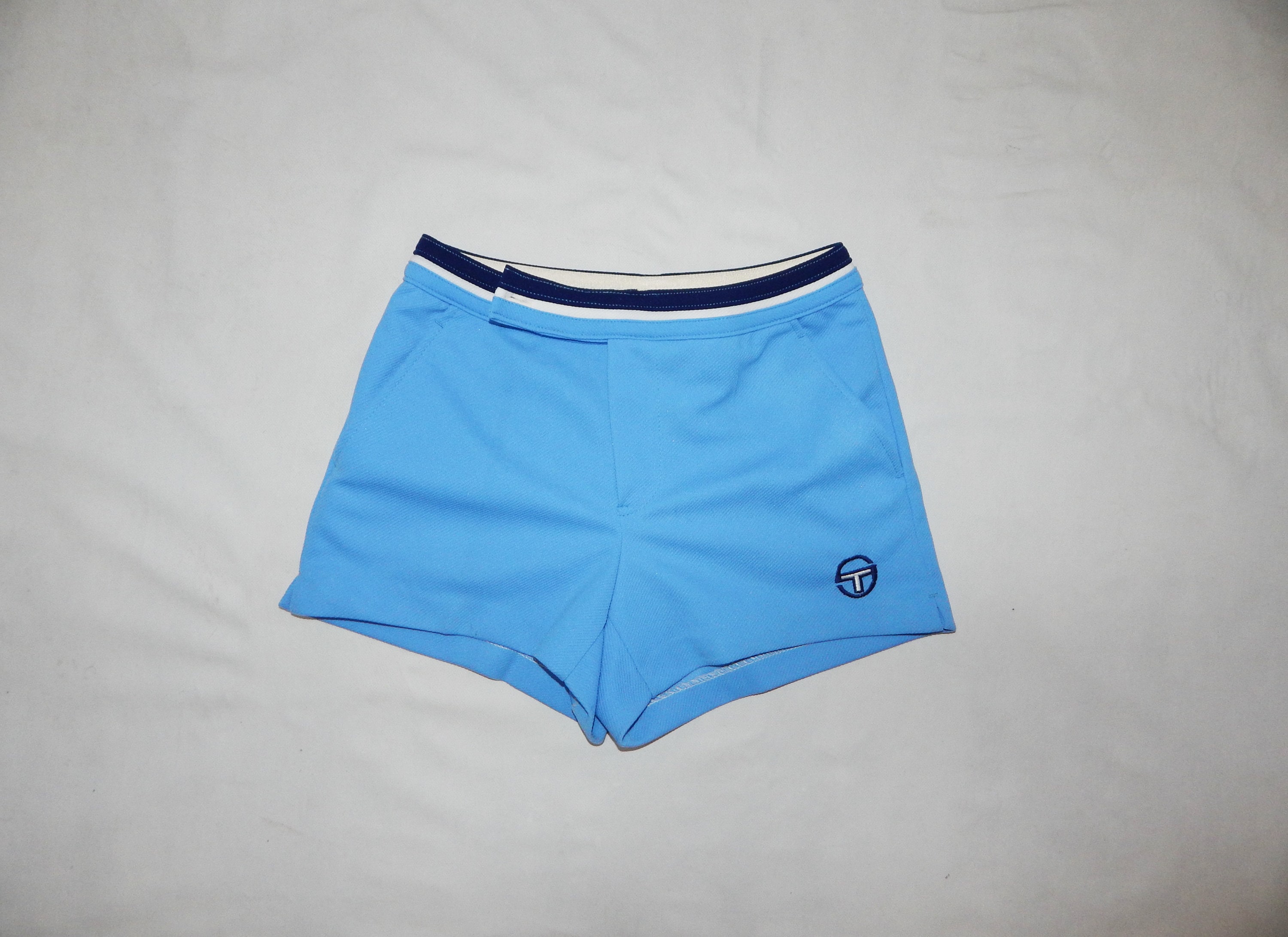 Short SERGIO TACCHINI ABBEY noir disponible chez DM'Sports Short SERGIO TACCHINI ABBEY noir disponible chez DM'Sports