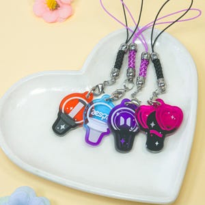 Llavero acrílico mini con barra de luz Kpop imagen 5