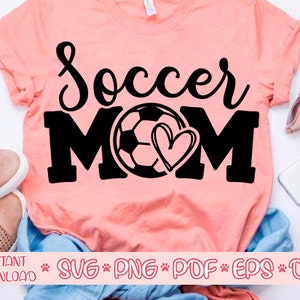 サッカーママ svg、サッカー svg、サッカーママ シャツ svg、サッカー クリップアート、ボール svg、スポーツ svg、サッカー シャツ svg、ラブ サッカー svg