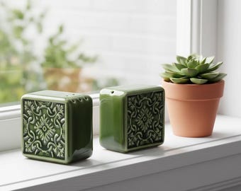 Handmade Stoneware Ceramic Salt and Pepper Shakers Set, Sugar Shaker, Salt Dispenser, Minimalist Kitchenware, Unique Homedecor Gift