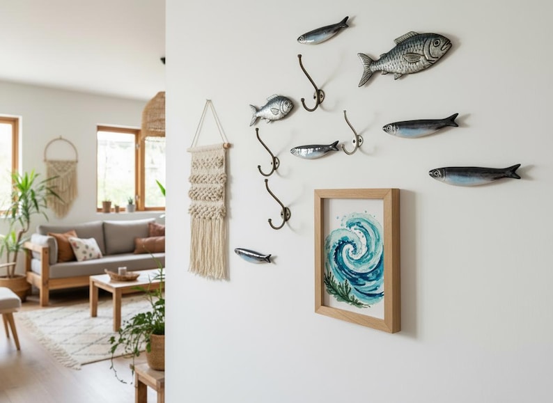 Set med 5 handgjorda keramiska väggdekorationer med sardiner, portugisisk kustfisk, unik inflyttningspresent och estetisk heminredning med fiskare bild 3