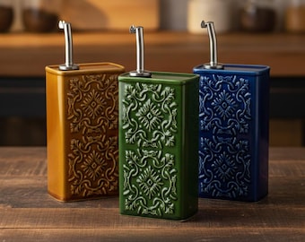 Dispensador de aceite de cerámica portuguesa hecho a mano, botella de aceite de oliva de cerámica repujada, vinagrera de cocina rectangular con vertedor antigoteo.
