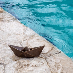 Messing Origami Boot Skulptur - Handgemachte minimalistische Nautische Figur für Zen Wohnkultur und Geschenk