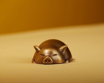 Sleeping Pig Brass Figurine – Zodiac Pig Sculpture for Decorative Home Decor and Collectible Gift