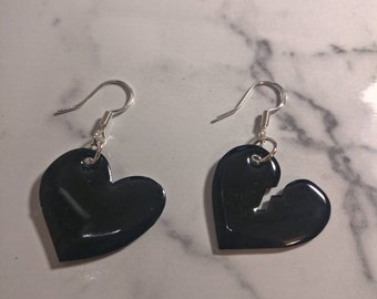 Svarta hjärtan hängande örhängen, 925 sterlingsilver, smycken i återvunnen plast