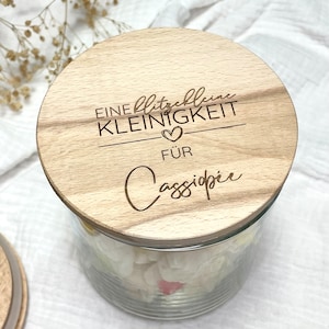 Vorratsglas mit Holzdeckel | Eine klitzekleine Kleinigkeit + Name | personalisiert | Herz | Keksdose | Süßigkeitenglas | Geschenkglas