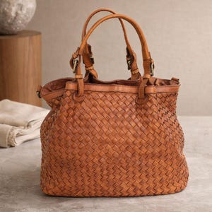Handwoven genuine leather handbag, artisanal Made in Italy – Granada model