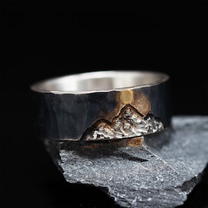 Golden Sunrise Mountain Ring with Rustic Hammered Texture for Men