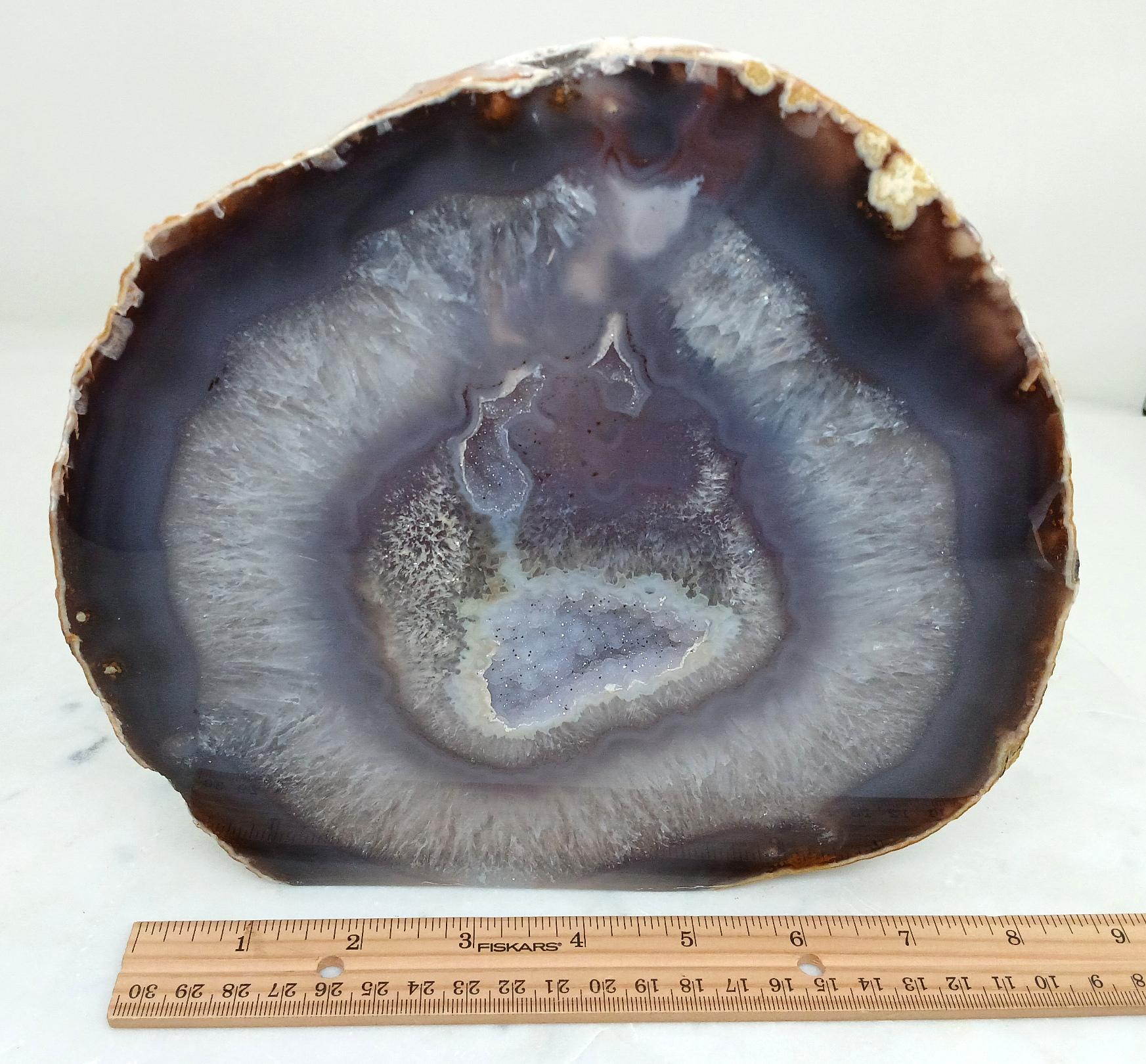 カラフルな大型8.30インチカット研磨ブラジルアゲートクォーツジオード