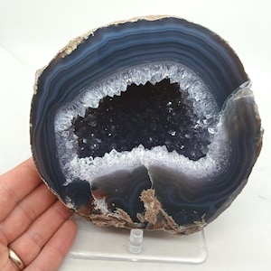 Colorful Blue Banded Agate 5.85&quot; Cut Polished Brazilian Agate Quartz Geode Half, 4.77 Pounds