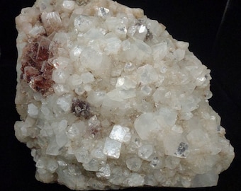 Gran ejemplar de apofilita puntiaguda con estilbita, de 17 kg y 29,5 cm, procedente de Maharashtra, India.