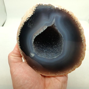 Classic Very Dark Agate 4.65&quot; Cut Polished Brazilian Agate Quartz Geode Half, 2.85 Pounds