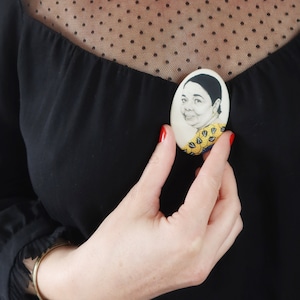 Cesaria Evora cultural brooch and her ebook l’Accroche-coeur