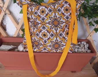 Canvas shopper, Sicilian bag, majolica bag, beach bag porte monnaie clic clac compartment, border, pachtwork