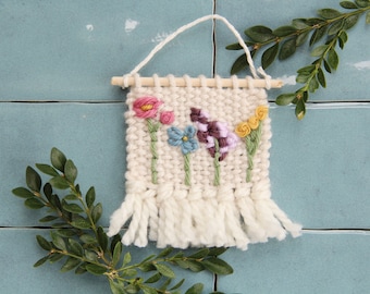 Mini weaving ~ Floral embroidery ~ Embroidered decor ~ Woven art ~ Wildflowers ~ Boho Decor ~ wildflower art ~ Embroidered wildflowers