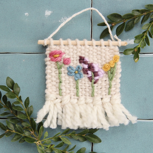 Mini weaving ~ Floral embroidery ~ Embroidered decor ~ Woven art ~ Wildflowers ~ Boho Decor ~ wildflower art ~ Embroidered wildflowers