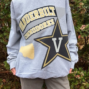 silver grey champion sweater grey crew neck white
