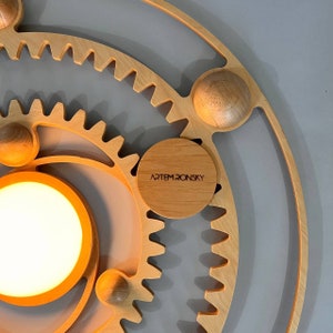 Orbital mechanical lamp image 3